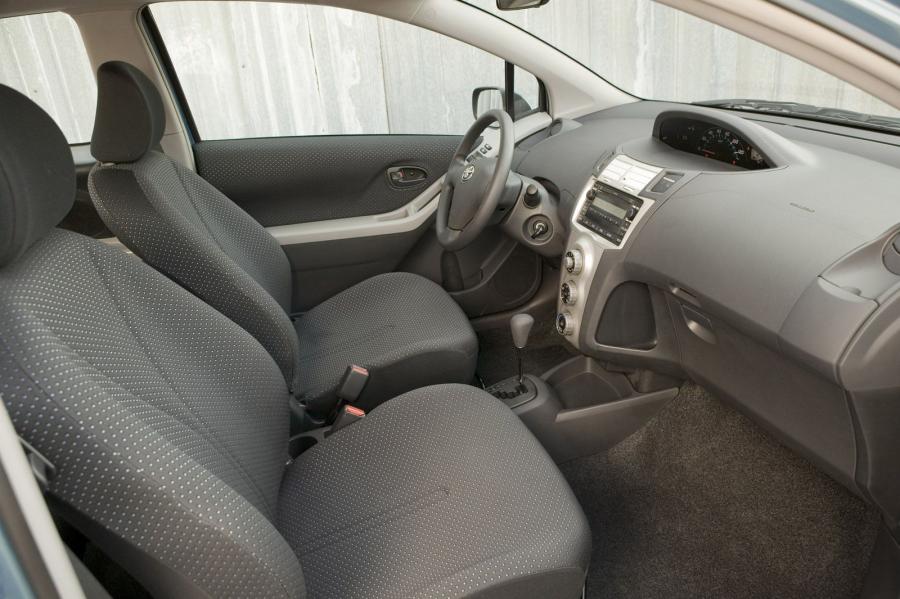  Toyota Yaris 2005 года  (фото 146 из 165)